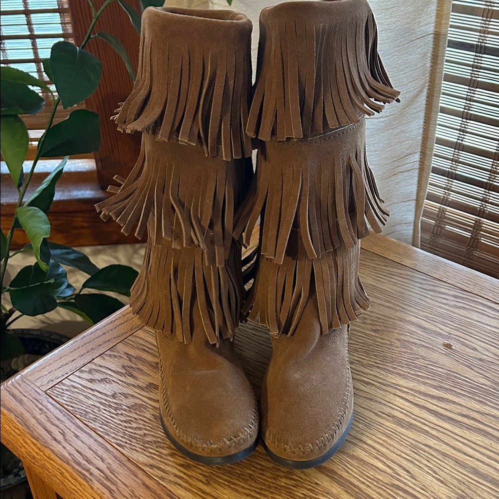 Minnetonka Triple Layer Fringe Boots Brown Moccasins Size 7 - Picture 3 of 8